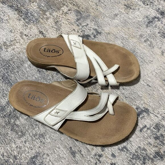Taos Perfect Sandals Womens Size 8 White Leather Toe Loop Strappy PRF-14050 - Picture 2 of 8